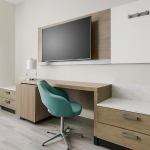 Suite met een Slaapkamer en een King Size Bed